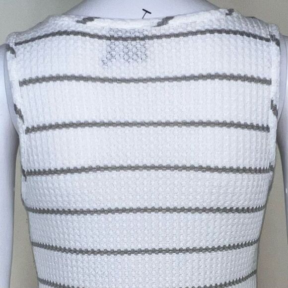 Paper Crane Sleeveless‎ Waist Tie Front Striped Waffle Knit Faux Button Shirt - Picture 6 of 9